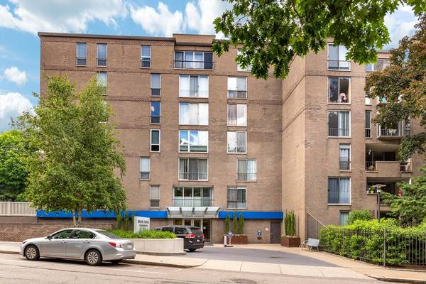 Brookline, MA 02445,99 Pond Ave #504