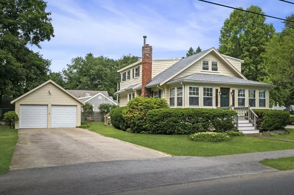 Hamilton, MA 01982,60 Maple Street