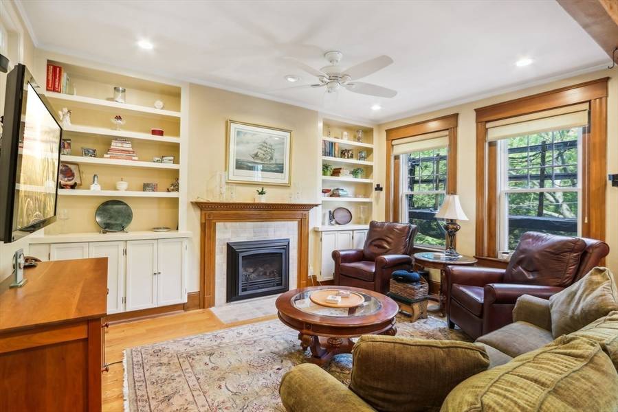 22 Parkway Rd #4, Brookline, MA 02445