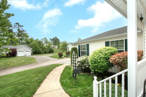 3303 Pheasant Ln, Middleboro, MA 02346