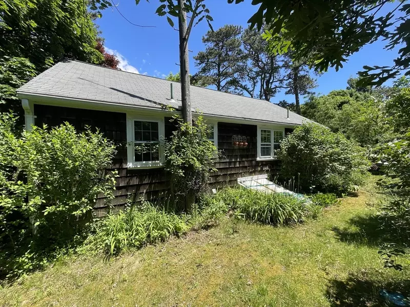 44 Mill Pond Rd, Yarmouth, MA 02673