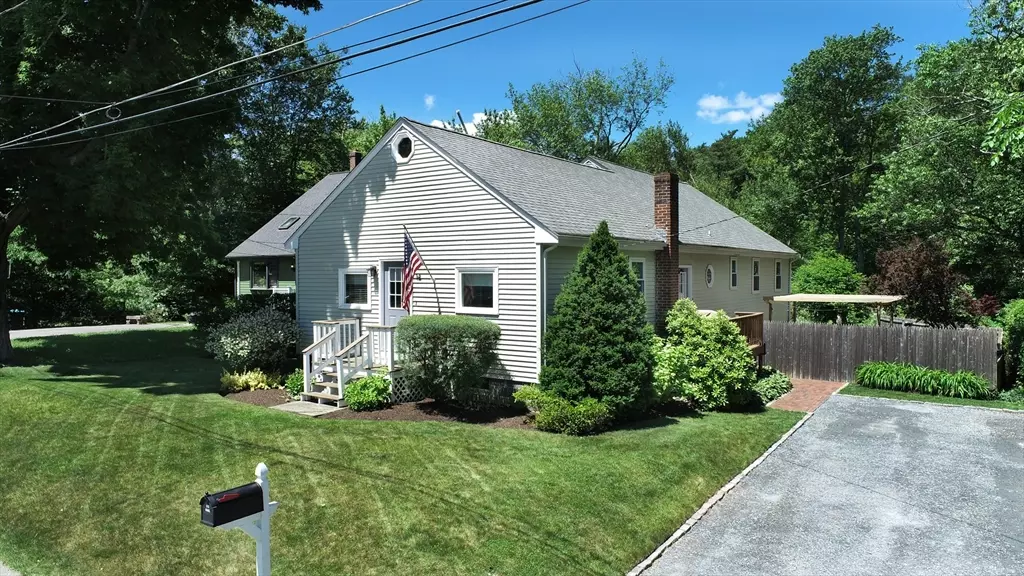 14 Woodland Rd, Norton, MA 02766