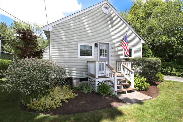 Norton, MA 02766,14 Woodland Rd