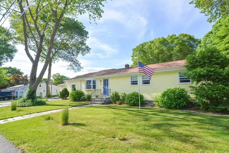 130 Bramble Way, Tiverton, RI 02878