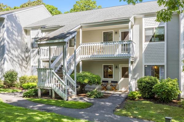 127 Eaton Ln #127, Brewster, MA 02631