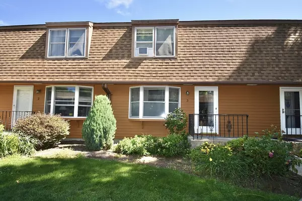 Northampton, MA 01060,51-1/2 Hatfield St #3