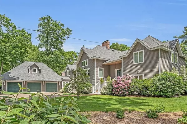 74 Park Ln, Concord, MA 01742