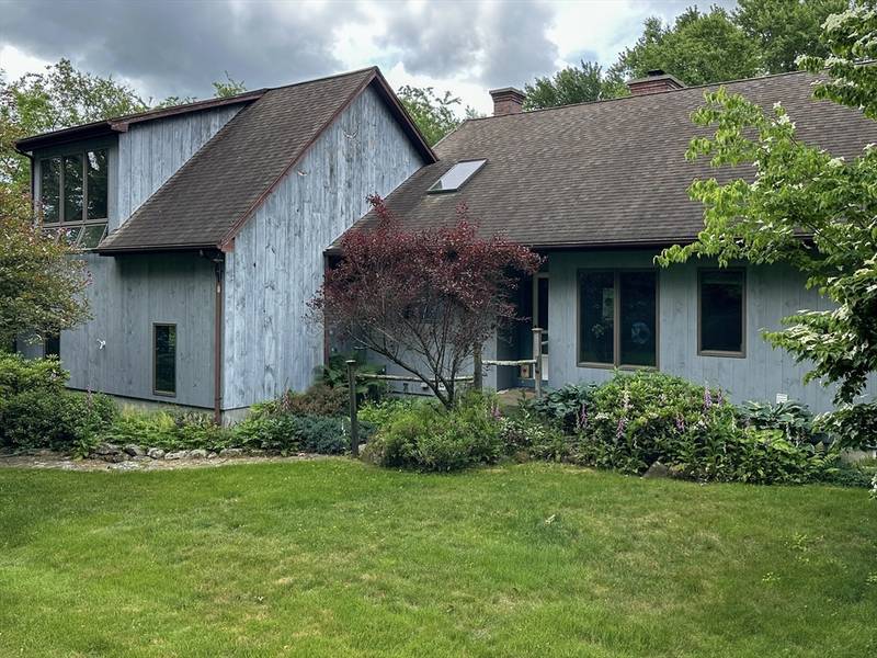 10 Zuell Hill Rd, Monson, MA 01057