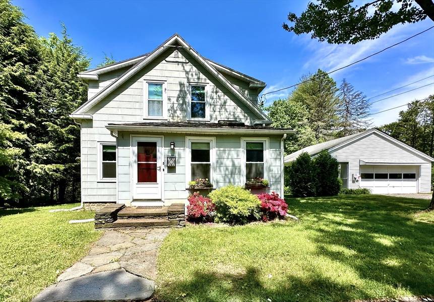 5 Grove St, South Hadley, MA 01075