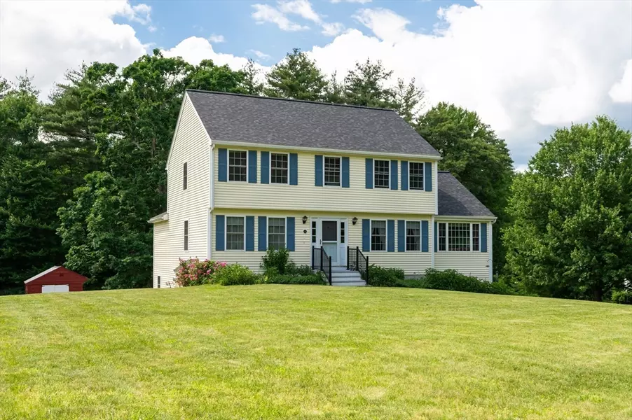 10 Ashley St, Pepperell, MA 01463