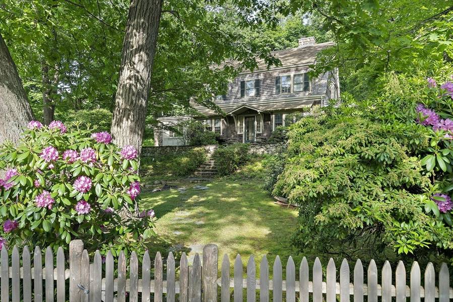 39 Atlantic Ave, Cohasset, MA 02025