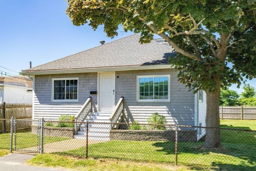 57 Newport Rd, Hull, MA 02045