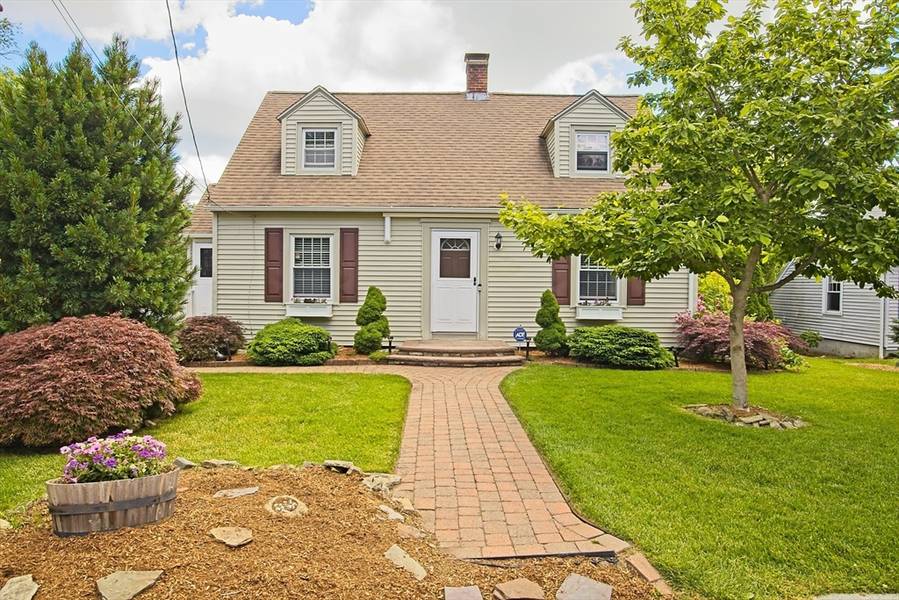 11 Alden Ave, Shrewsbury, MA 01545