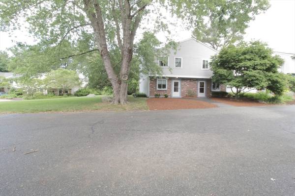 Hopkinton, MA 01748,19 Apple Tree Hill Rd #19