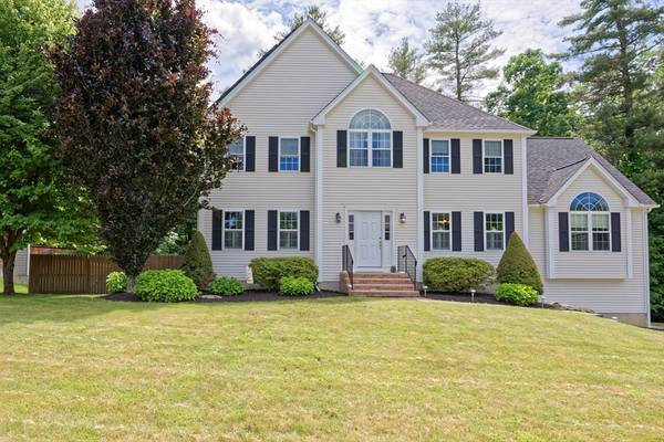 20 Draper Woods Rd, Sturbridge, MA 01518