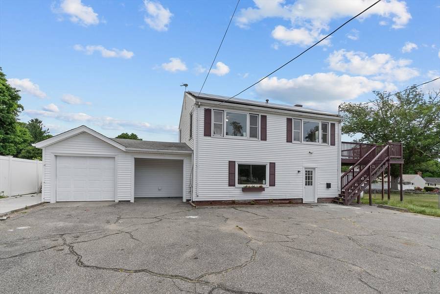 2304 County St, Somerset, MA 02726