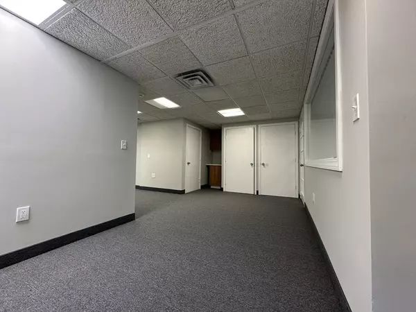 West Springfield, MA 01089,733 Memorial Avenue
