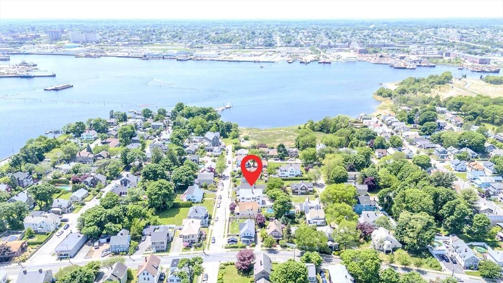 12 North St, Fairhaven, MA 02719