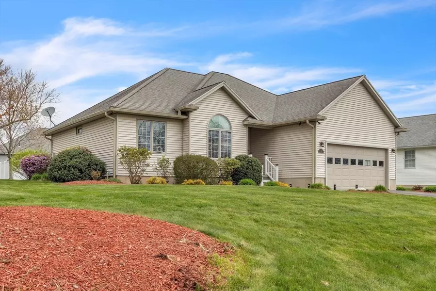 33 Mayer Dr, Holyoke, MA 01040