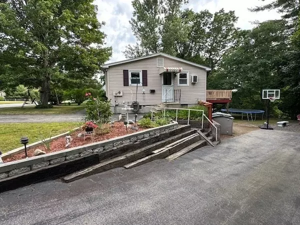 Nashua, NH 03064,7 Lafrance Ave