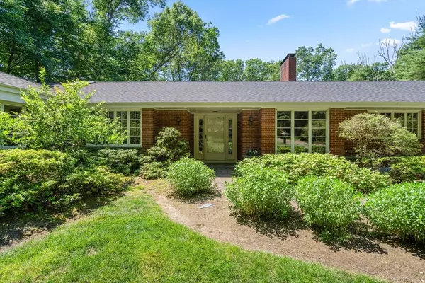 Sherborn, MA 01770,62 Mill Street