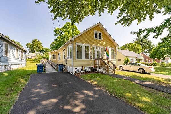 17 Oak St, West Springfield, MA 01089