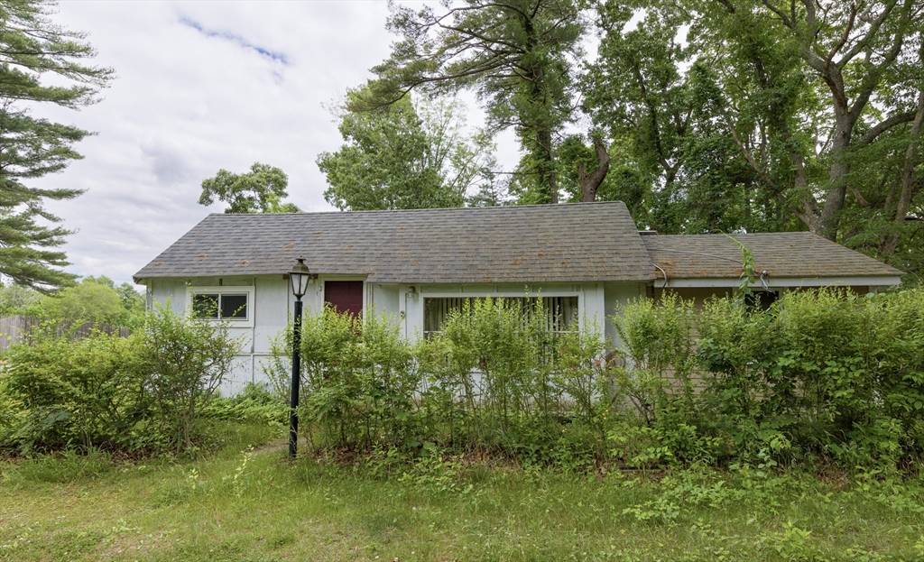 2 Ledge St, Lakeville, MA 02347
