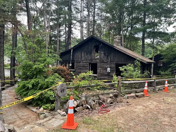 Holland, MA 01521,49 Island Rd