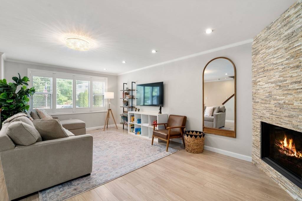 149 Bolivar St #C6, Canton, MA 02021