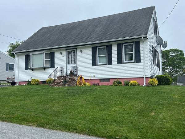 26 Maxine St, New Bedford, MA 02745