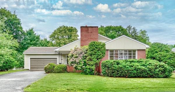 2 Howard Ct, Woburn, MA 01801