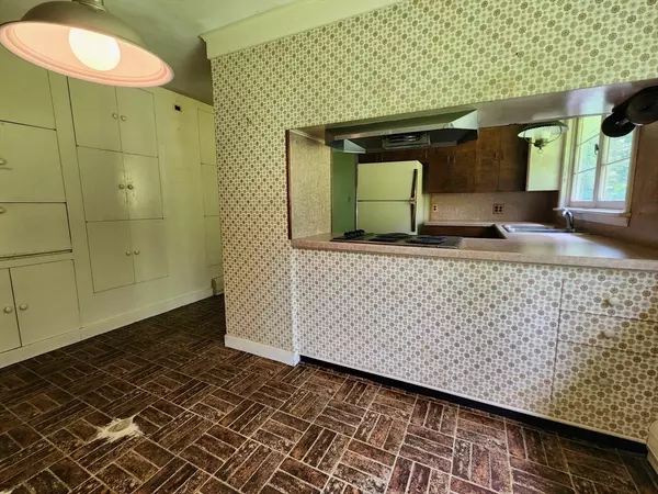 Southampton, MA 01073,340 College Hwy