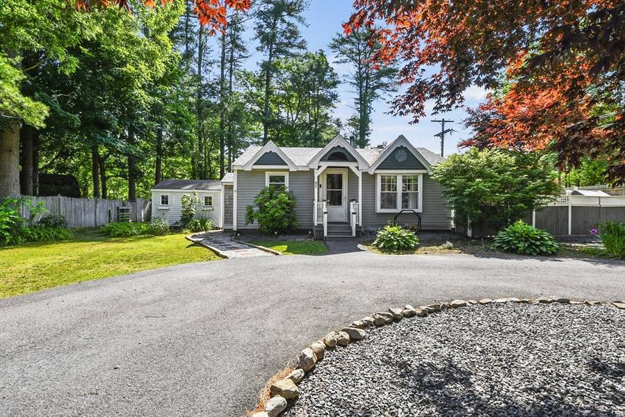 51 West Street, Carver, MA 02330