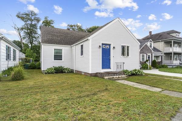 2702 Acushnet Ave, New Bedford, MA 02745