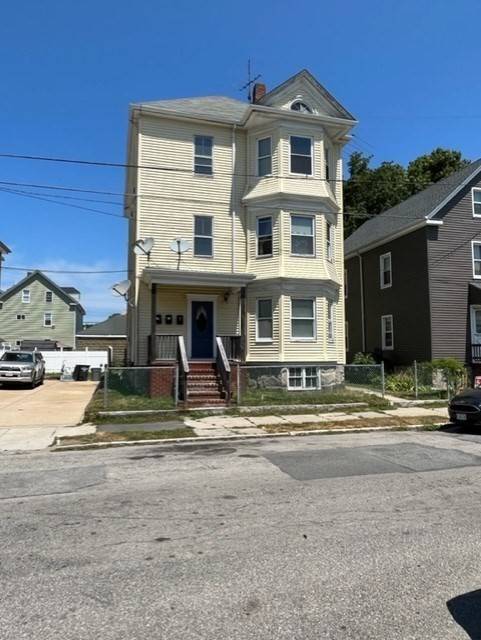 13 Willow St, New Bedford, MA 02740