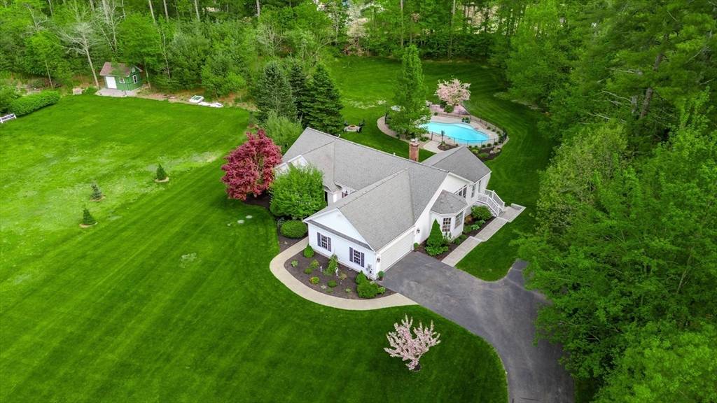 18 Dominitis Dr, Holden, MA 01522