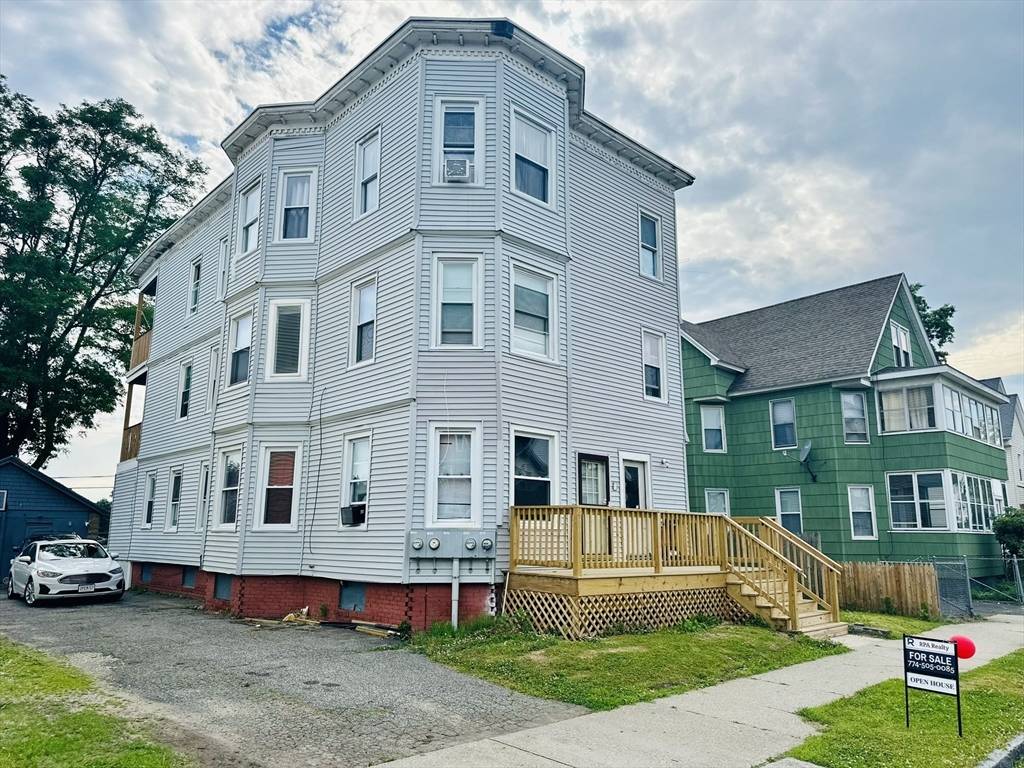 24-26 Clantoy St, Springfield, MA 01104