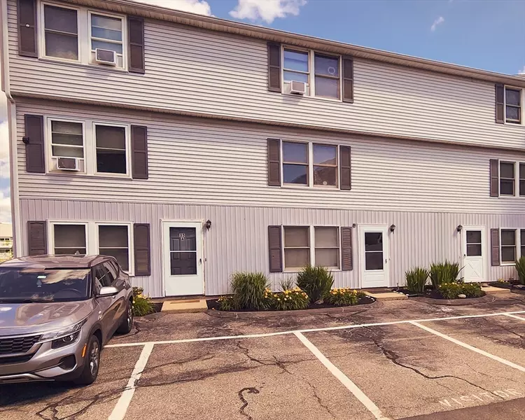 35 Canal St #2B, Lynn, MA 01905