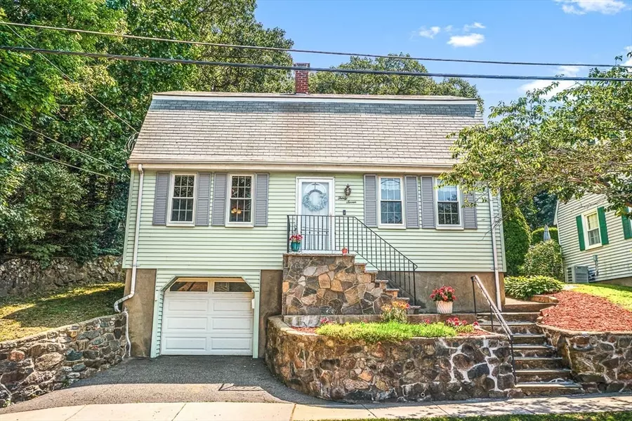 37 Piedmont St, Lynn, MA 01904