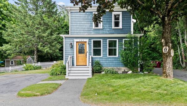 320 Old Center Street, Middleboro, MA 02346