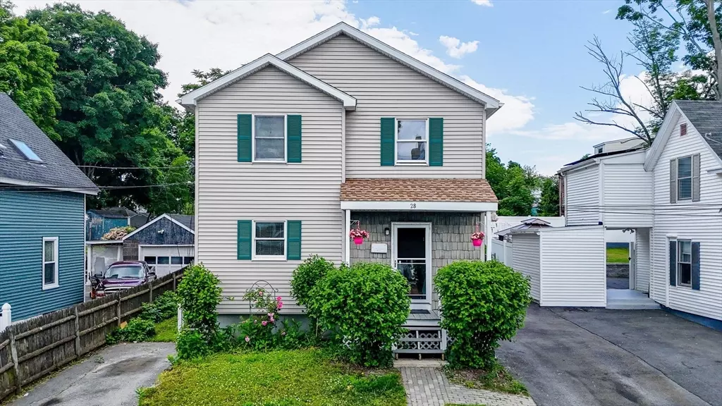 28 Woodland St, Lawrence, MA 01841