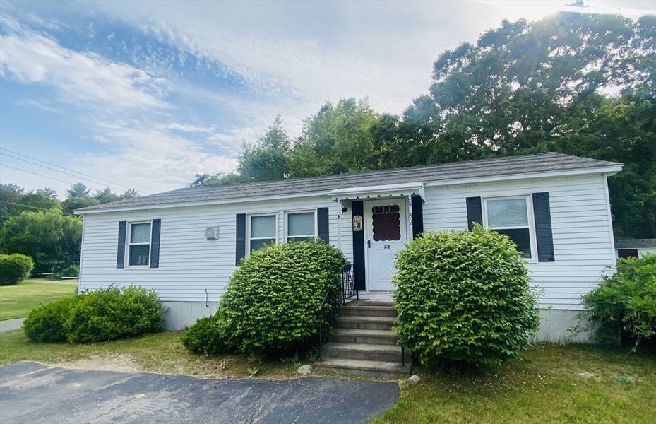 32 Snowgoose Lane, Plymouth, MA 02360