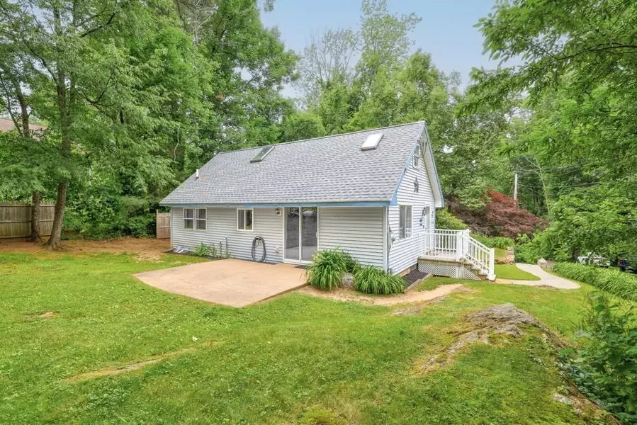 10 Bernie Rd, Holland, MA 01521