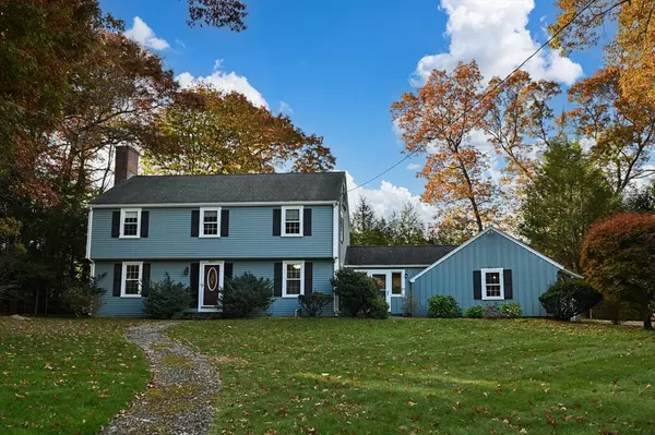 18 Fletcher Rd, Lynnfield, MA 01940