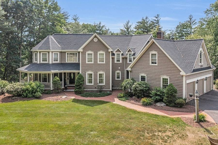 11 Malvern Hill Road, Sterling, MA 01564