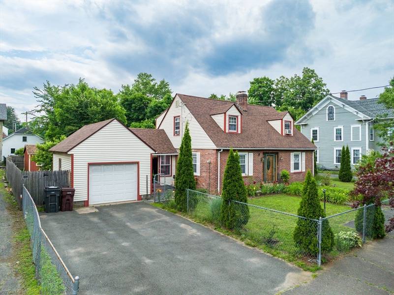 15 Day Ave, Westfield, MA 01085