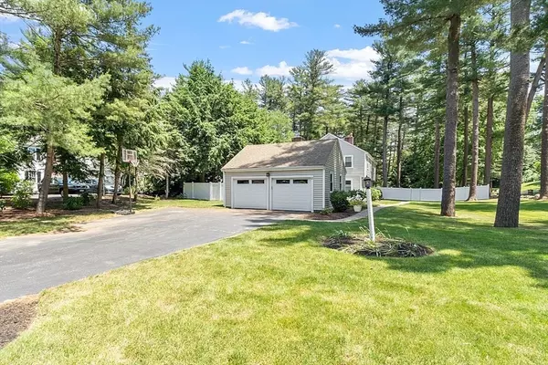 Lynnfield, MA 01940,2 Smith Farm Trl