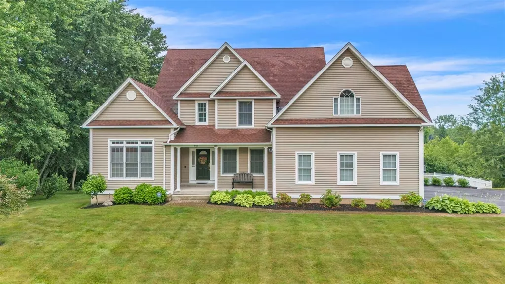 595 S West St, Agawam, MA 01030