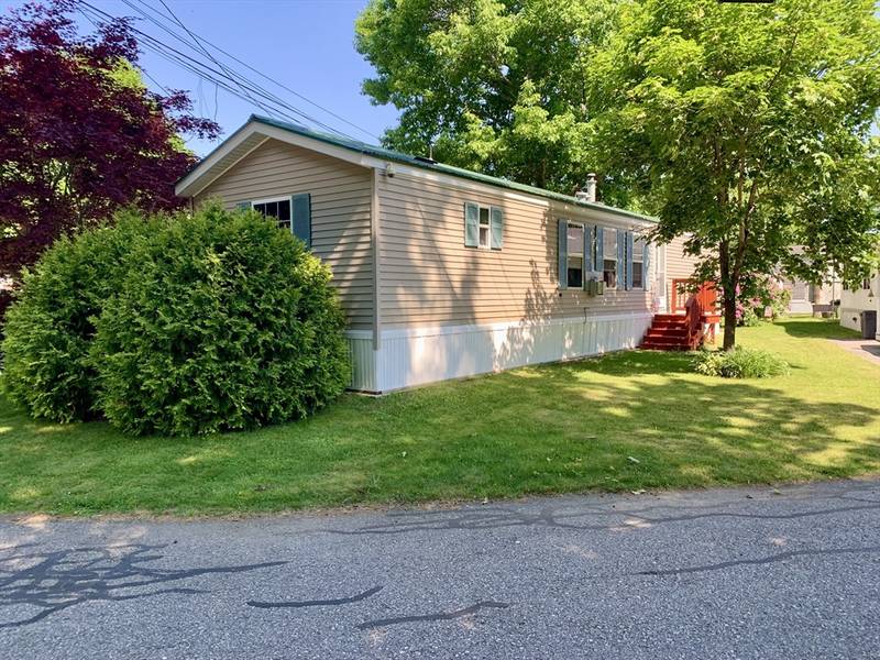 21 Chestnut Rd, North Hampton, NH 03862