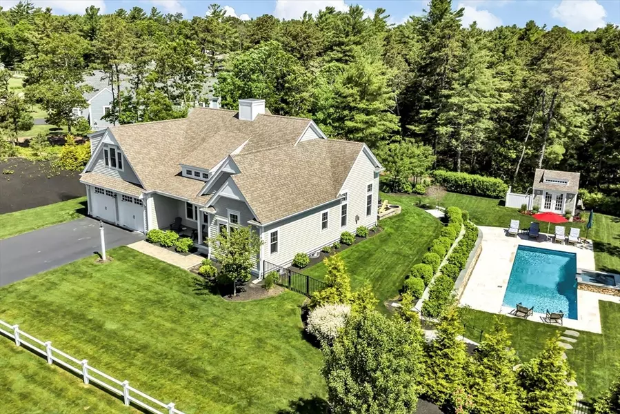 32 Camden Ln, Mashpee, MA 02649